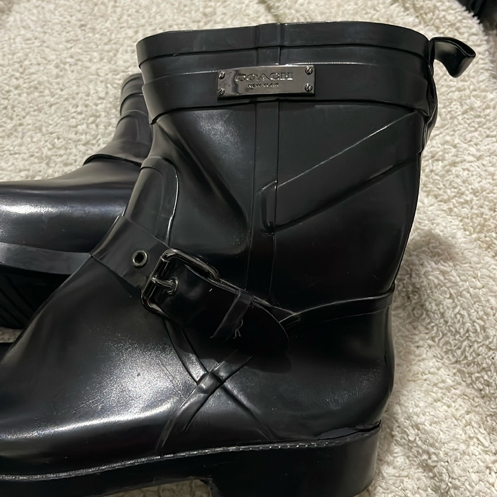 COACH - rain boots - 6.5 - Picture 4 of 7
